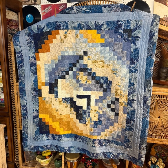 Vintage Cotton Patchwork Quilt - Picture 2 of 4